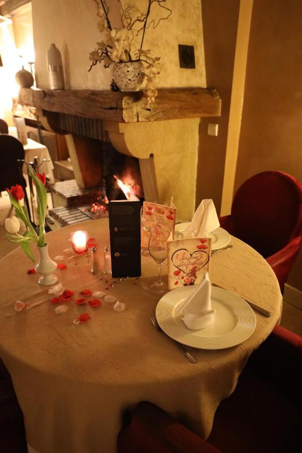 ホテル Logis Le Bourguignon Bèze エクステリア 写真