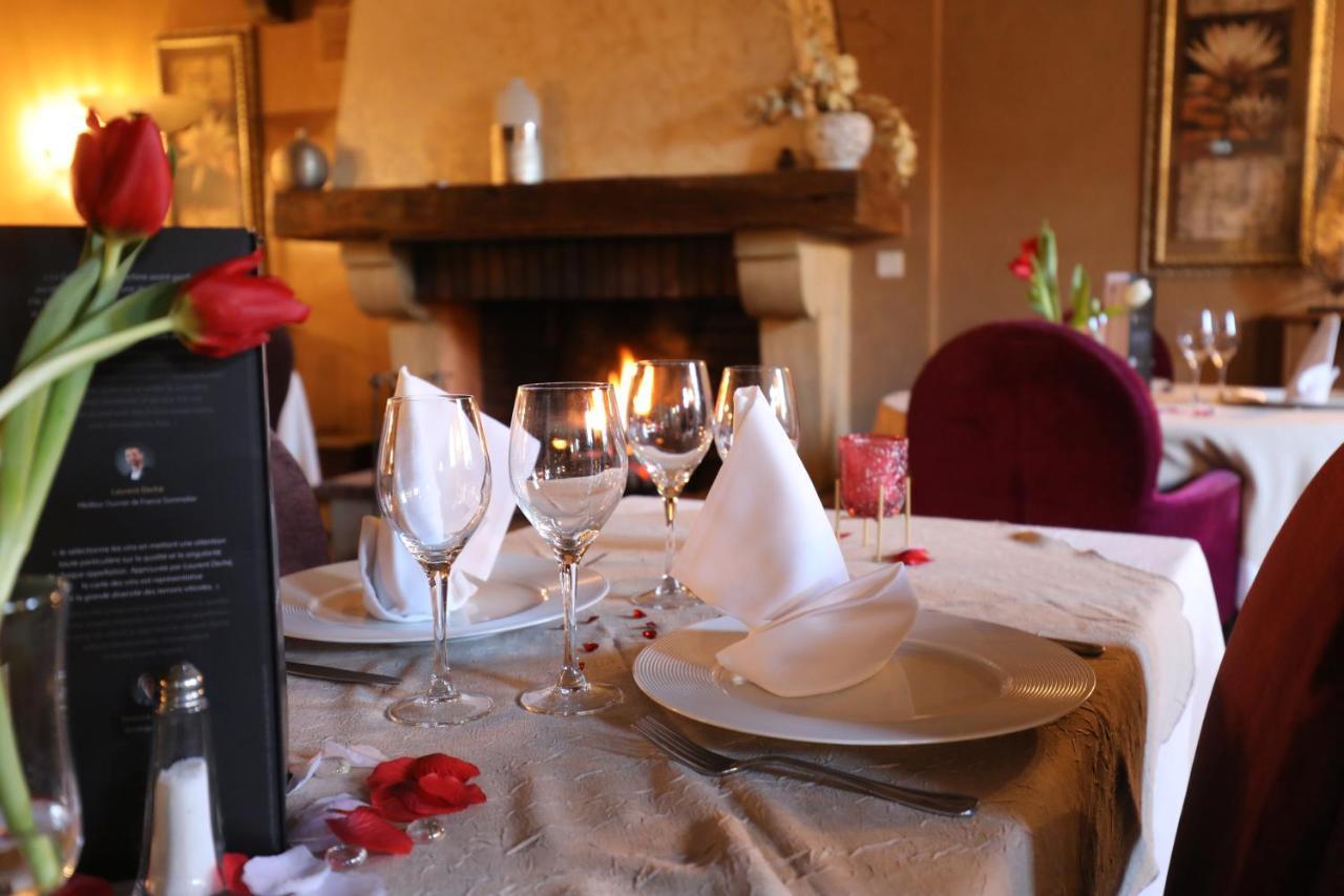 ホテル Logis Le Bourguignon Bèze エクステリア 写真